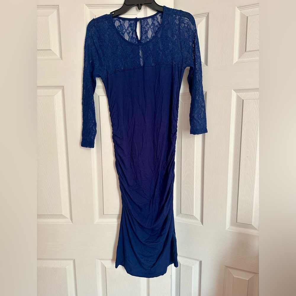 Isabella Oliver Maternity Dress size 3 (fits size 6-8 woman’s)